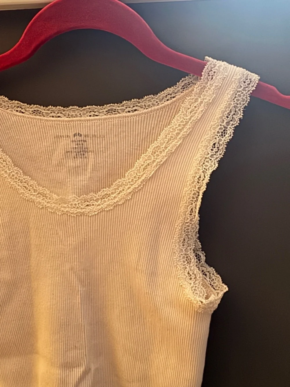 Brandy Melville Pink Lace-Trim Tank - Picture 3 of 3